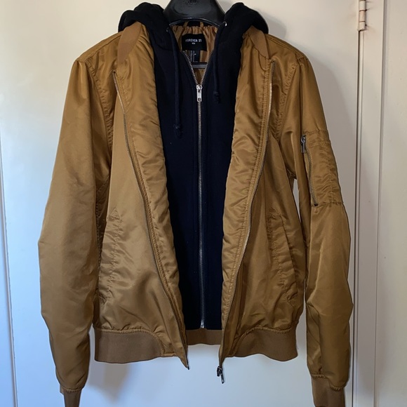 Forever 21 Other - Forever 21 Men’s Hooded Faux 2-Fer Bomber Jacket in Caramel & Black Size S